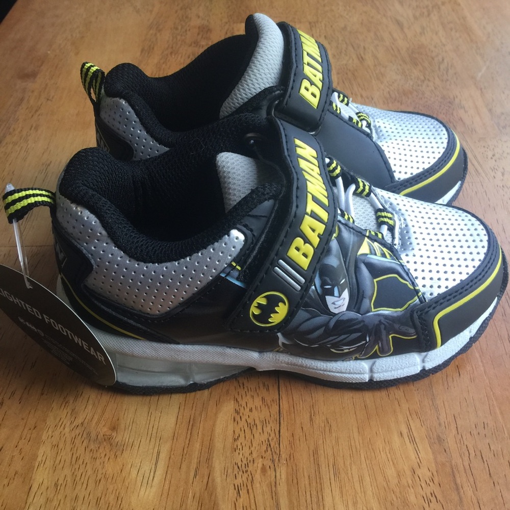 Toddler Boys Batman Light-up Sneaker